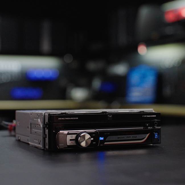 Dual DV715B DVD receiver at Crutchfield