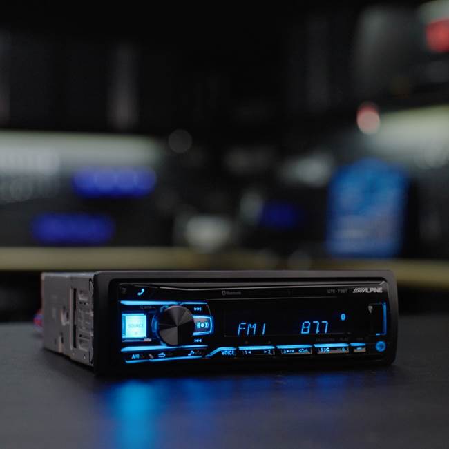 Alpine UTE-73BT Digital media receiver at Crutchfield