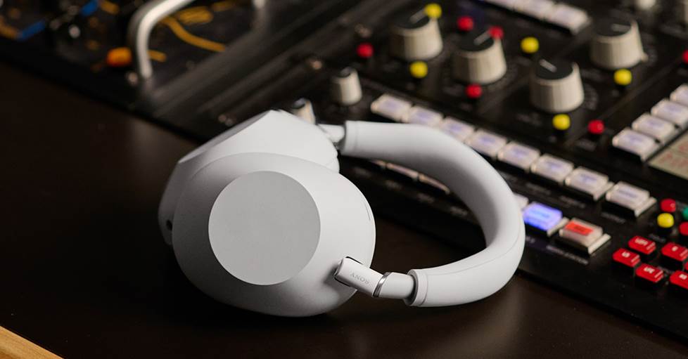 Sony WH-1000XM6