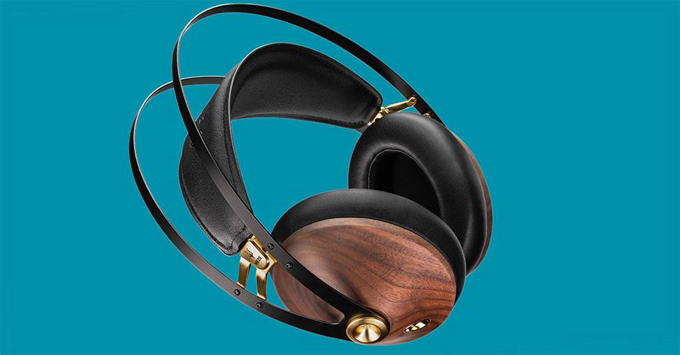 Meze 99 Classics V2 over-ear headphones