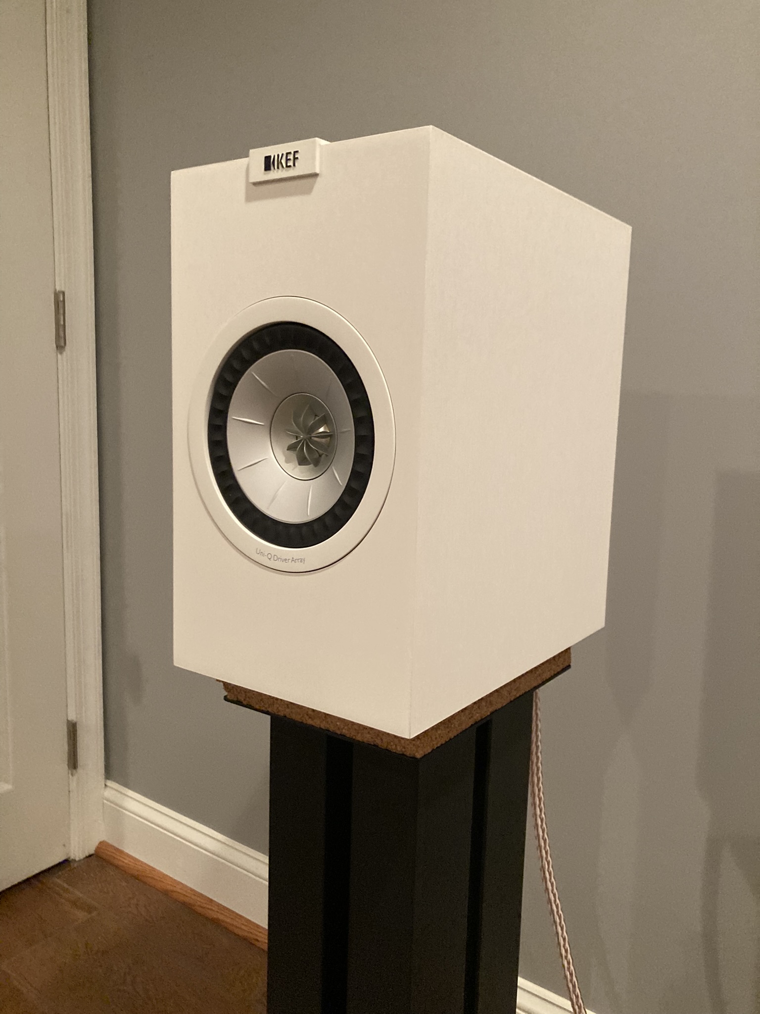 Customer Reviews: KEF Q150 (White) Bookshelf speakers (White) at