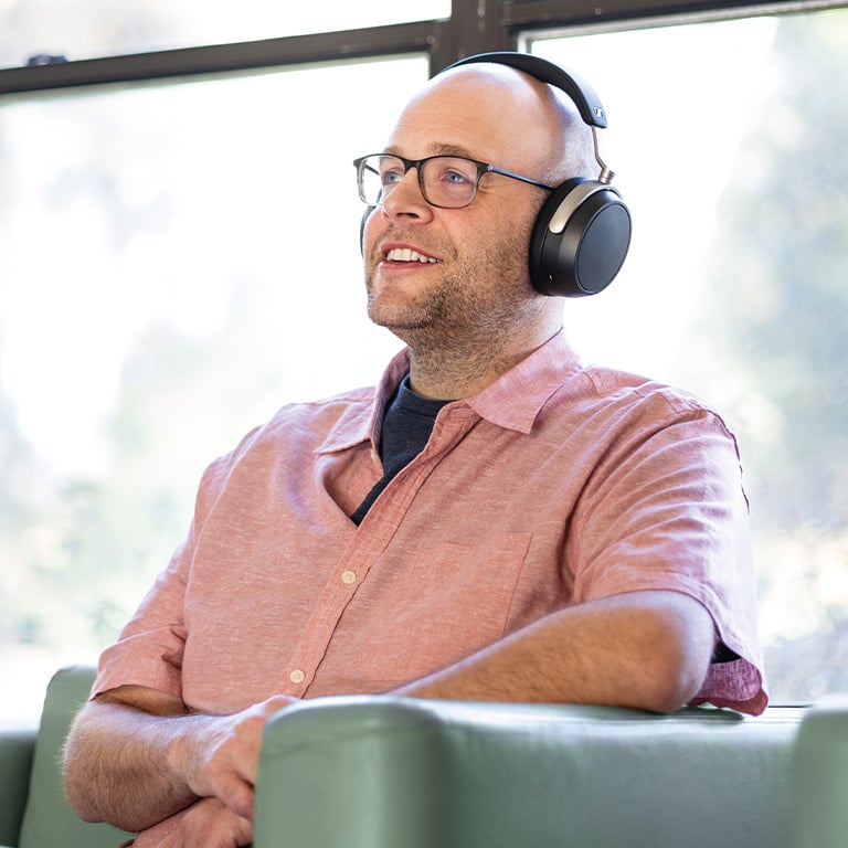 Whether you're traveling for the holidays, or hosting at home, a great pair of noise-canceling 'phones can help you focus amid the festivities. Our headphone guy shares some of his favorites.