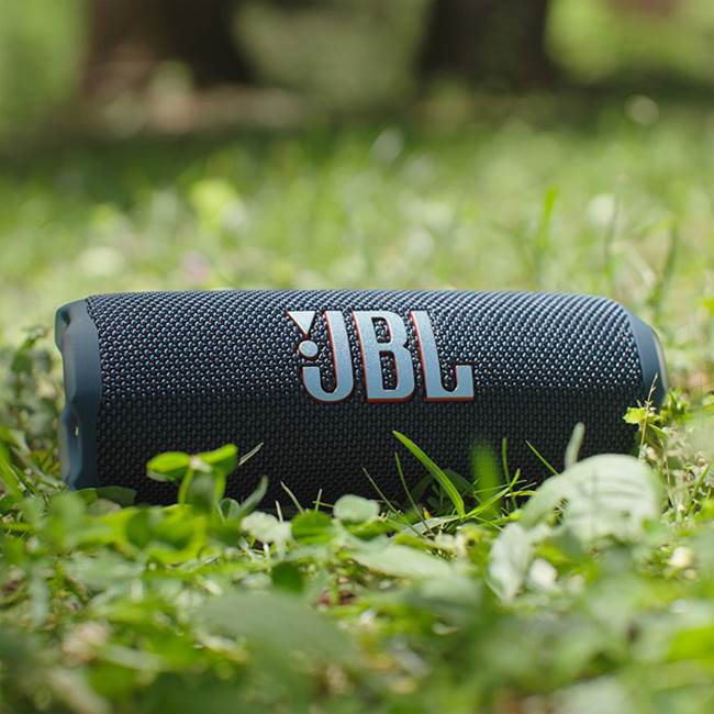 JBL Flip 7 (Blue) Waterproof portable Bluetooth® speaker (Blue) at