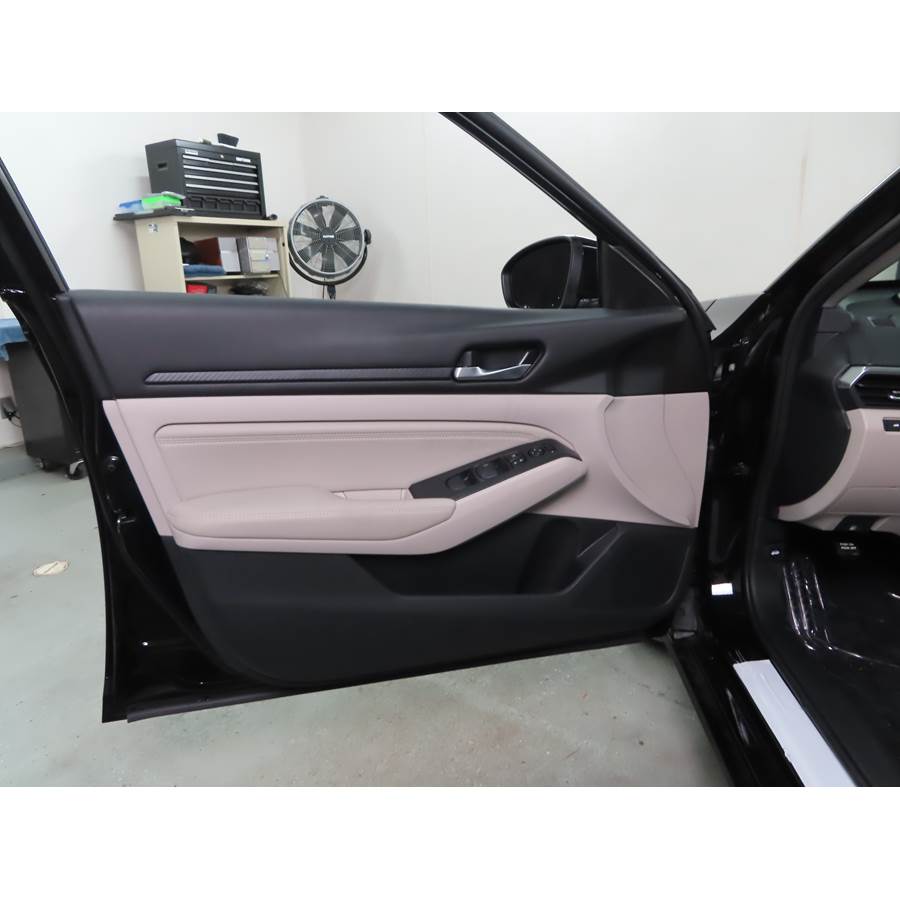 2019 Nissan Altima Front door speaker location
