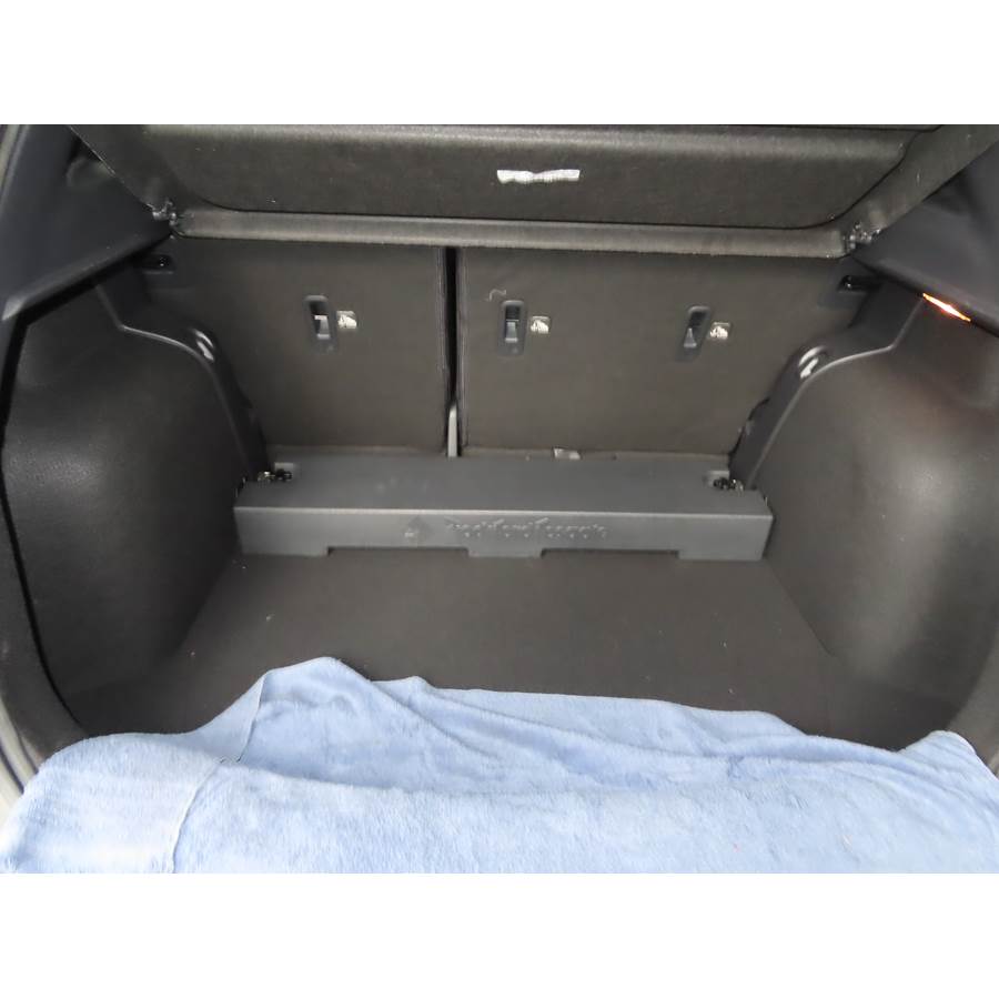 2020 Nissan Kicks Rear hatch speaker location