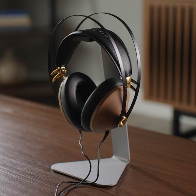 Meze Audio 99 Classics V2 Over-ear wired headphones at Crutchfield