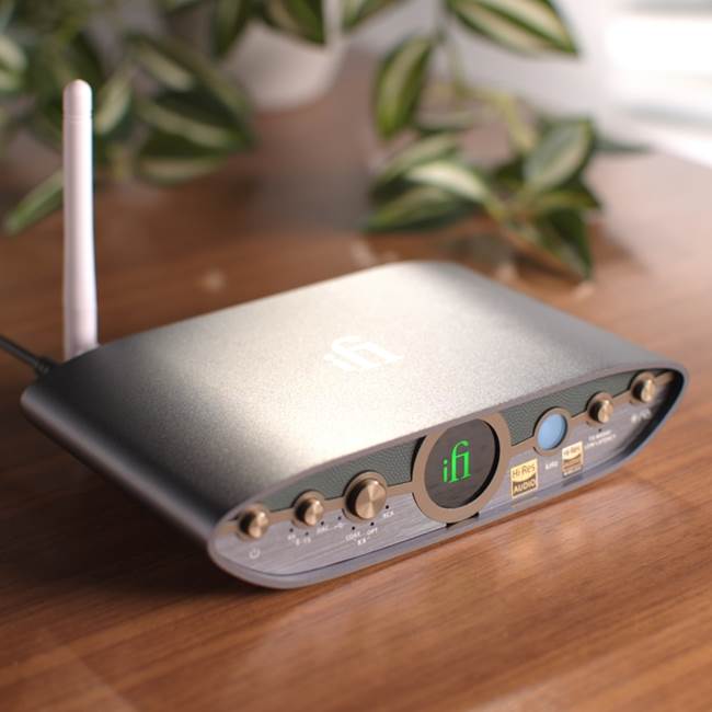 iFi ZEN Blue 3 High-res Bluetooth® transmitter/receiver with aptX