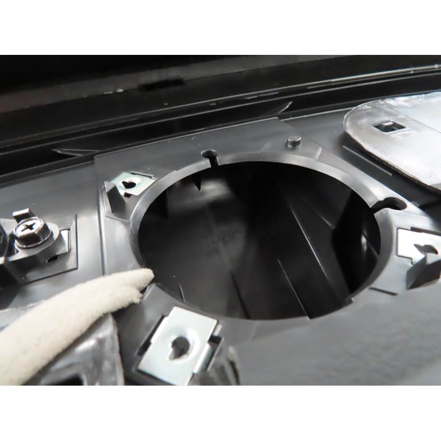 2022 Nissan Pathfinder Center dash speaker removed