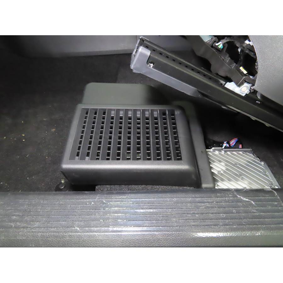 2021 Nissan Rogue Factory amplifier location