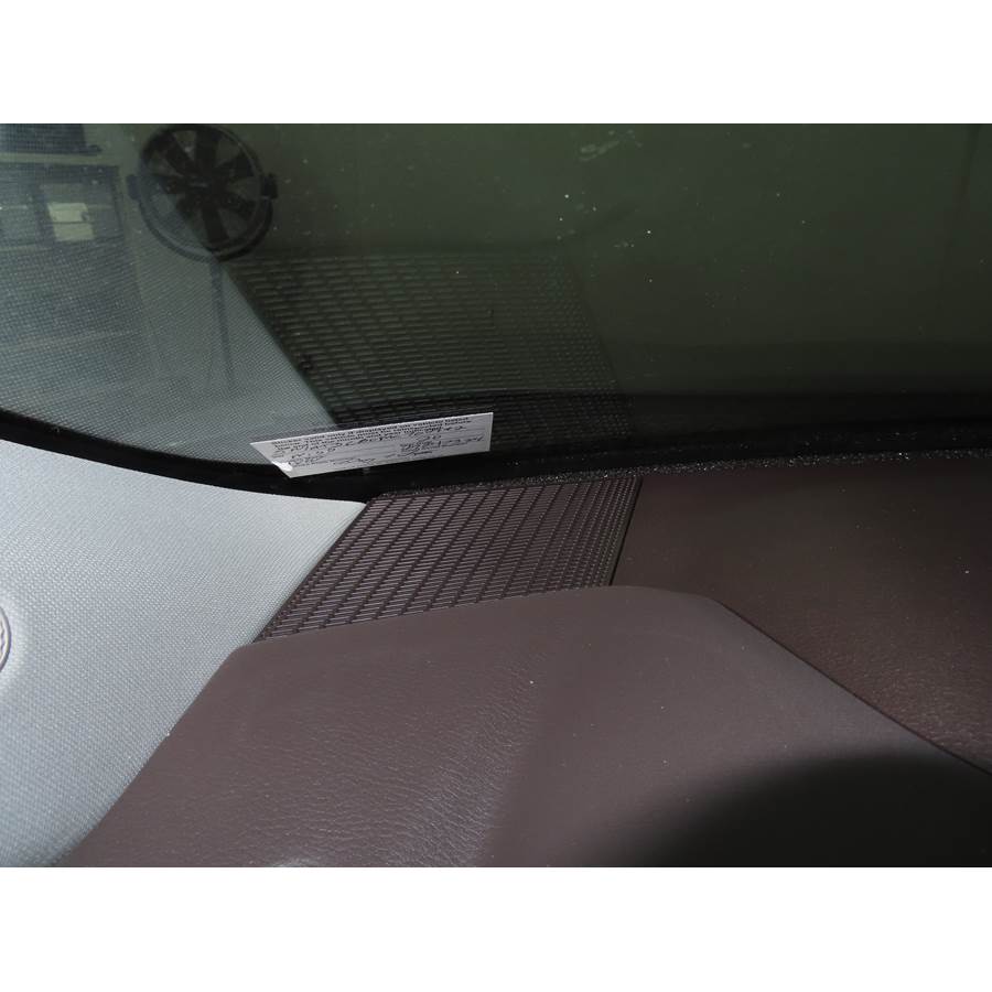 2021 Nissan Rogue Dash speaker location