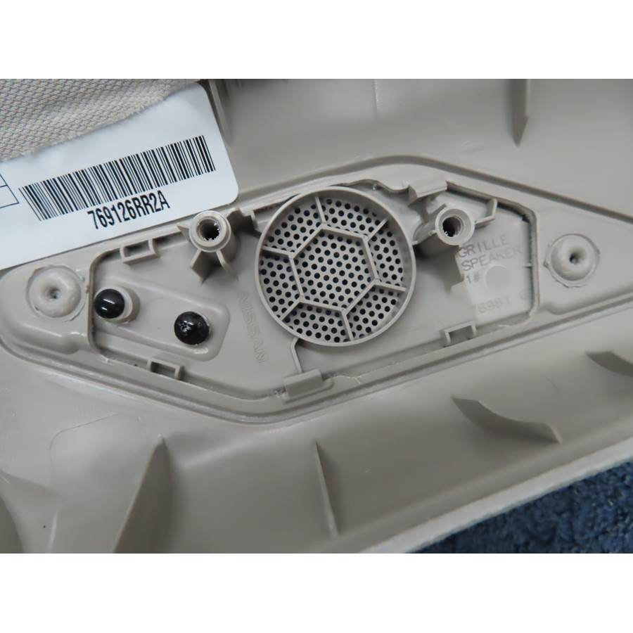2022 Nissan Rogue Tweeter removed