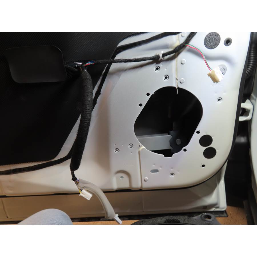2022 Nissan Rogue Front speaker removed