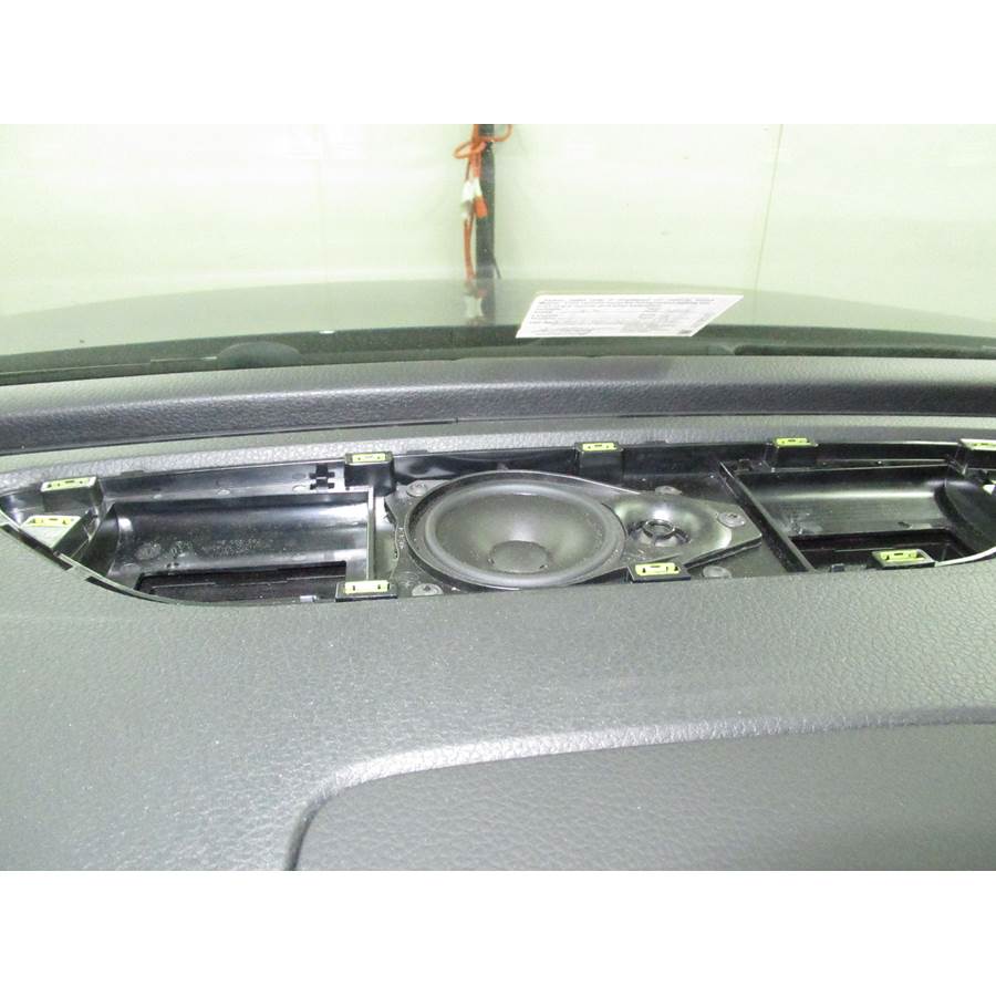 2012 Volkswagen Touareg Center dash speaker