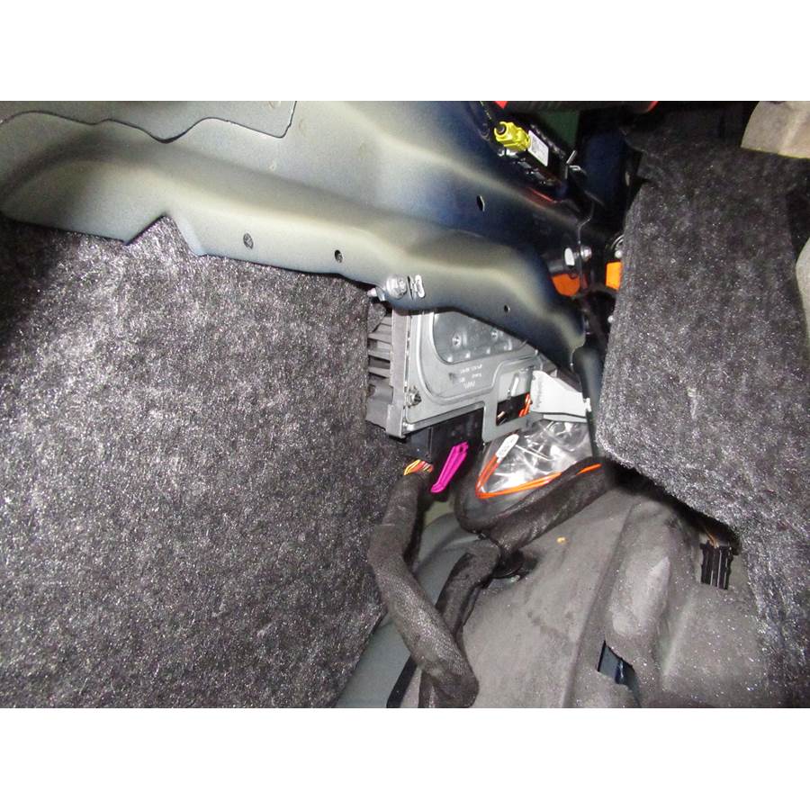 2017 Volkswagen Touareg Factory amplifier