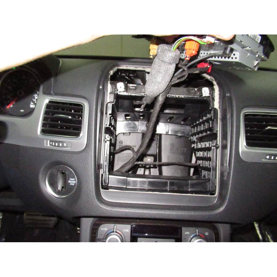 2014 Volkswagen Touareg Factory radio removed