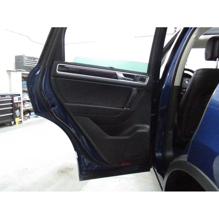 2014 Volkswagen Touareg Rear door speaker location