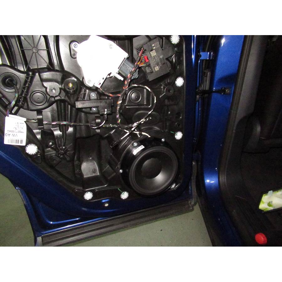 2015 Volkswagen Touareg Rear door speaker