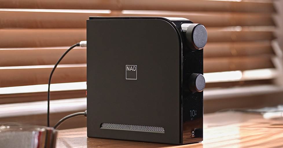NAD 3045 desktop integrated amplifier