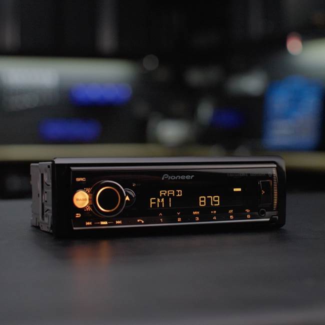 Pioneer MVH-S522BS Digital media receiver at Crutchfield