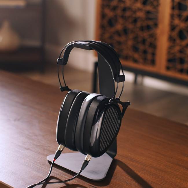 Dan Clark Audio AEON 2 Closed-back (Noire) Over-ear wired planar