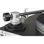 Mark Levinson No.5105 MC The tone arm moves on a two-axle gimbal with a line-and-weight anti-skating system