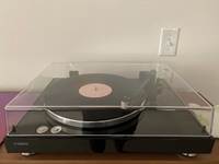 Yamaha TT-S303, must - Vinüülplaadimängija, TT-S303