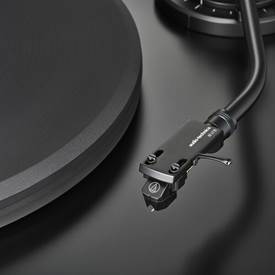 Audio-Technica AT-LP7X Manual belt-drive turntable with built-in