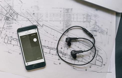 BeoPlay H5 wireless earphones