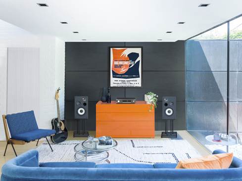 JBL L82 Classic Black Edition Vintage-styled stand-mount speakers