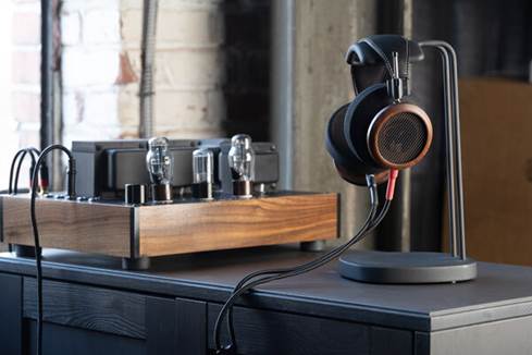 Headphones with amp