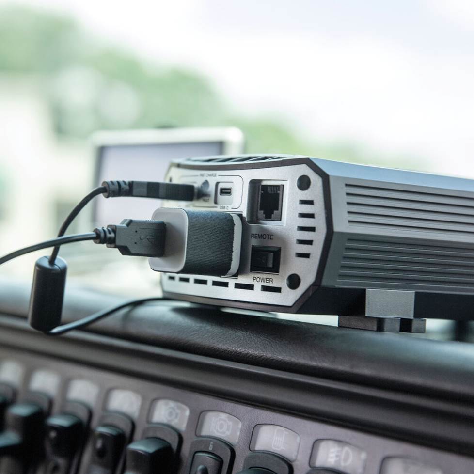 Cobra Power 500W DC-to-AC power inverter