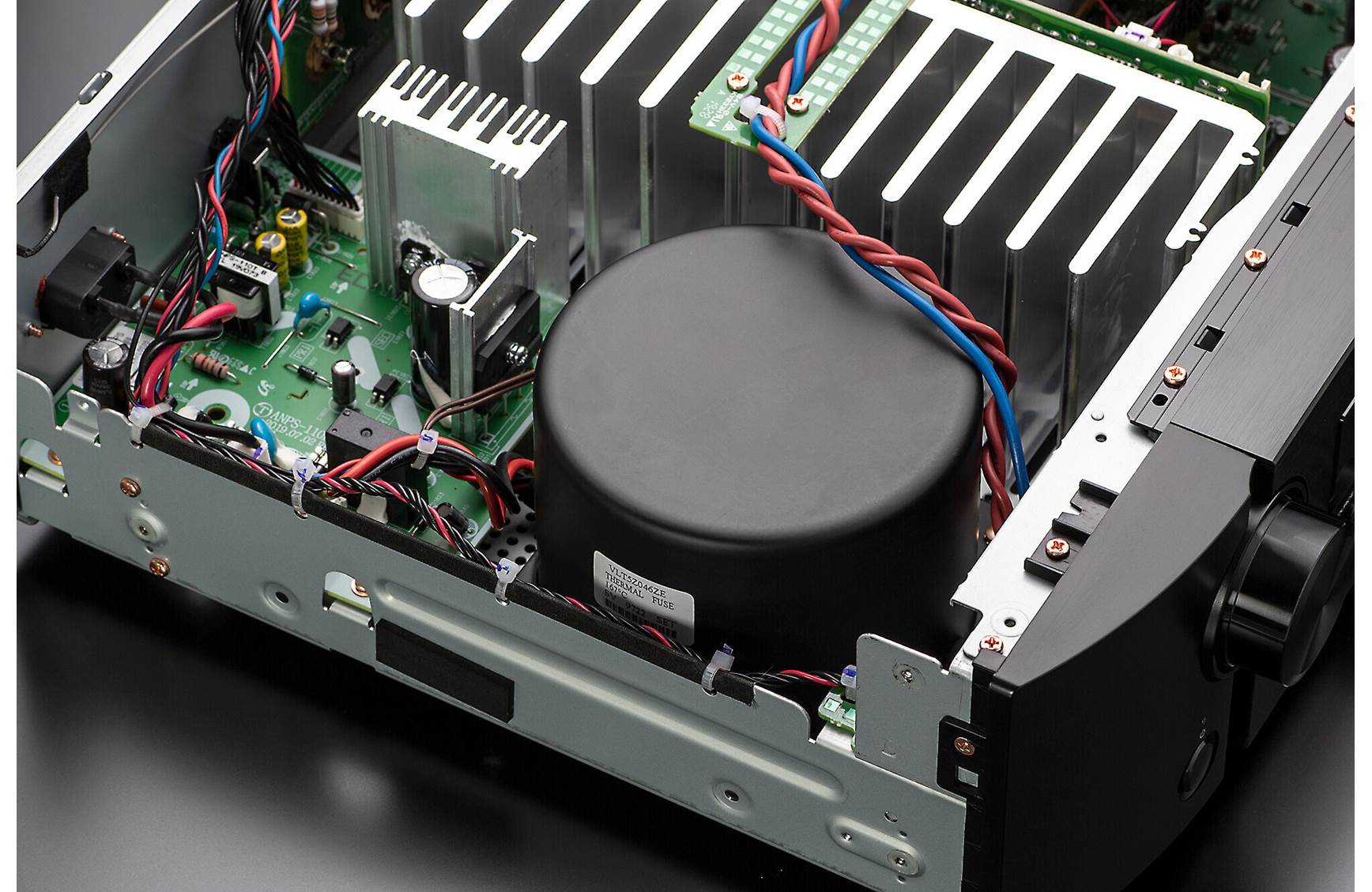 Marantz PM7000N High-current toroidal power transformer