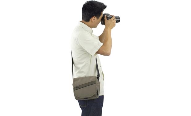 lowepro event messenger