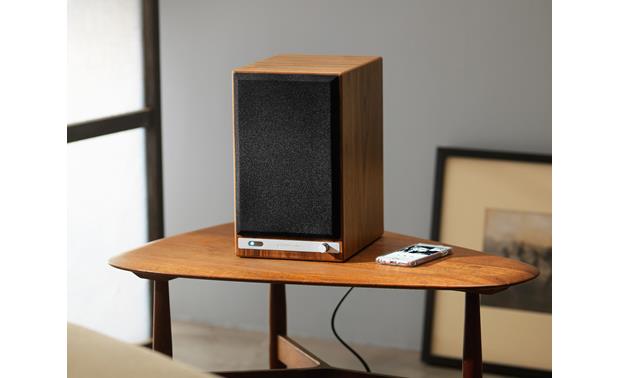 Audioengine HD6 (Walnut) Powered bookshelf speakers with Bluetooth® at ...