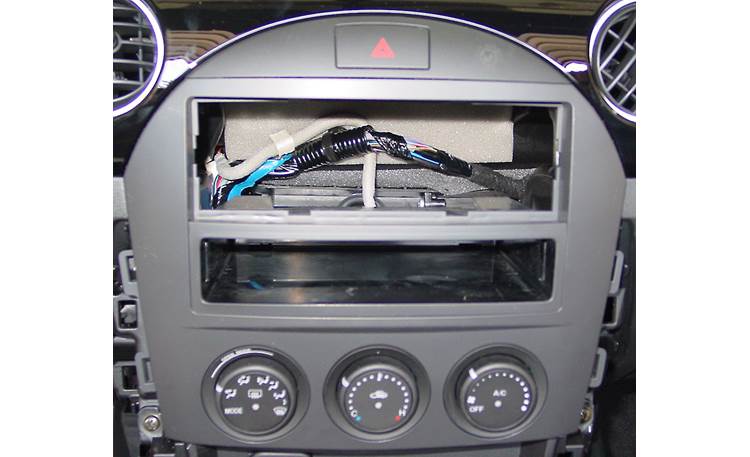 Metra 99-7506 Dash Kit Single-DIN installation without radio