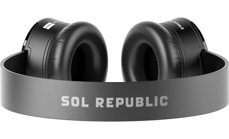 telescope Execute pilot SOL REPUBLIC Tracks (Black) Portable on-ear headphones with in-line  microphone and remote at Crutchfield