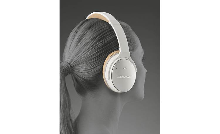Bose® QuietComfort® 25 Acoustic Noise Cancelling® headphones for Apple® devices Around-the-ear fit
