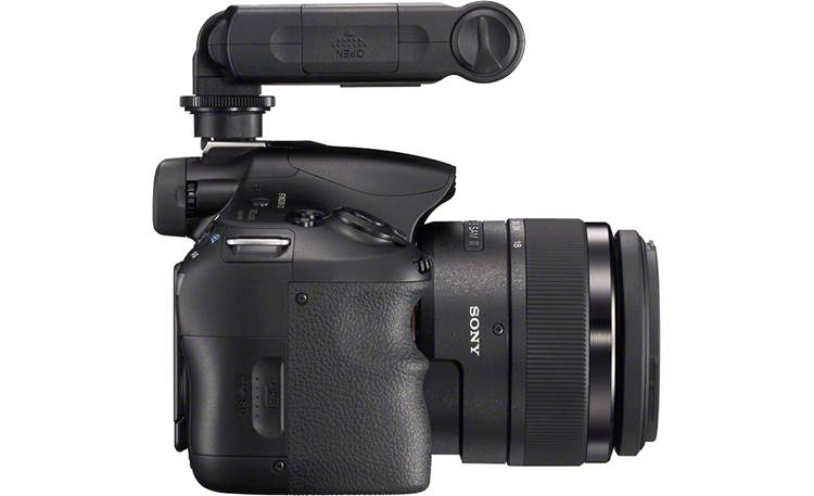 Sony HVL-F20M Tilts forward to light subjects up to 65 feet away