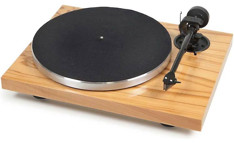 A modern Classic – the 'retro' Pro-Ject turntable –