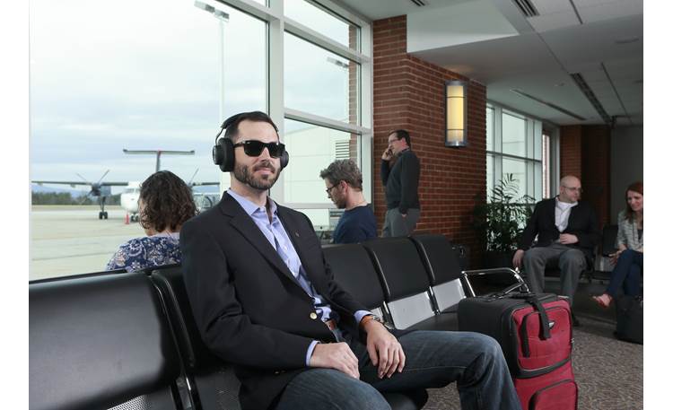 Definitive Technology Symphony 1 Active noise cancellation washes away the busy sounds of travel