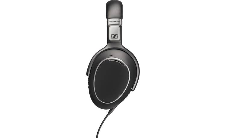 Sennheiser PXC 480 Oval-shaped earcups designed to 