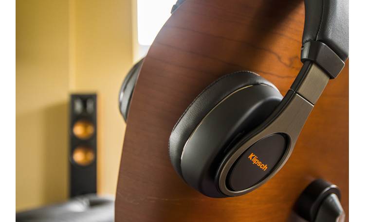 Klipsch Reference Over-ear Designed to emulate the front-row sound of Klipsch speakers