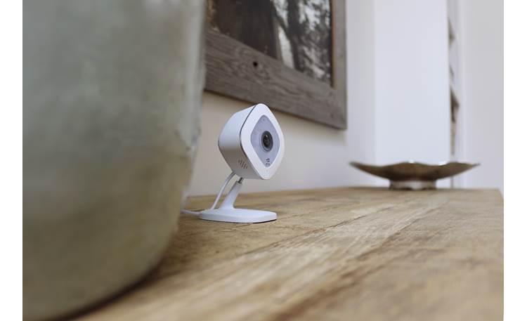 Arlo Q Built-in microphone and speaker allow two-way talk function