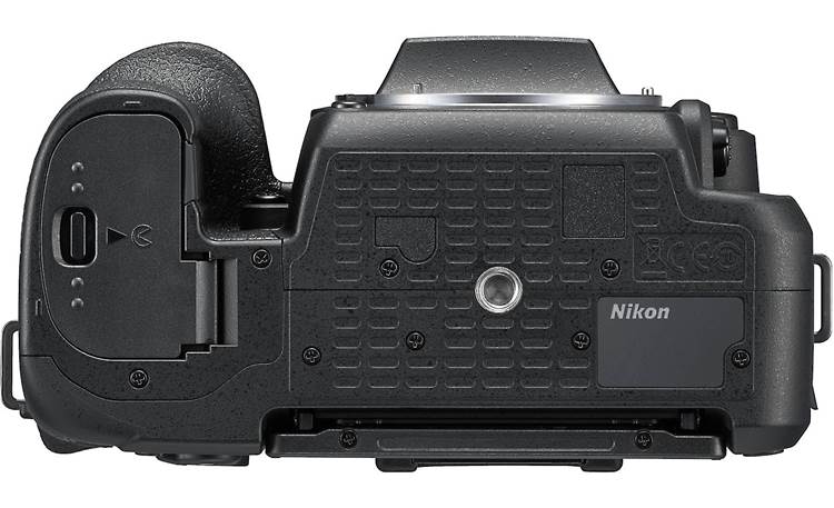 Nikon D7500 Kit Bottom