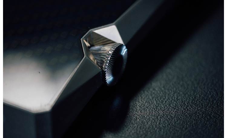 Astell&Kern A&ultima SP1000 Stainless Steel - close-up of crown-patterned volume dial
