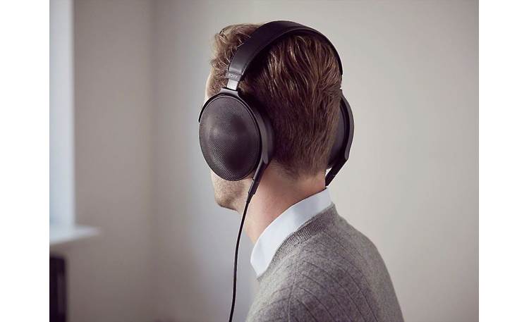 Sony MDR-Z1R Large, over-the-ear headphones deliver pristine sound