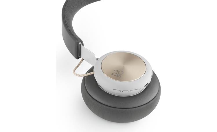 Bang & Olufsen Beoplay H4 On-ear controls for music and calls