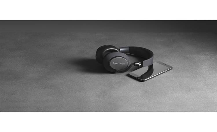 Bowers & Wilkins PX Wireless Plays music wirelessly via Bluetooth