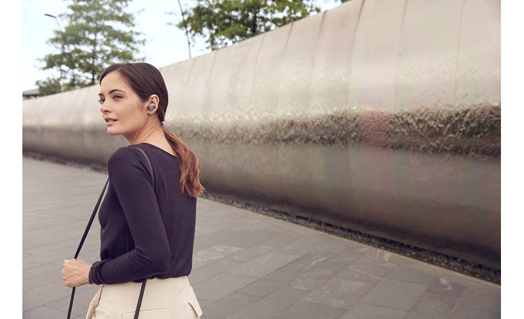 Sony WF-1000X Adaptive noise cancellation adjusts to your surroundings and movement