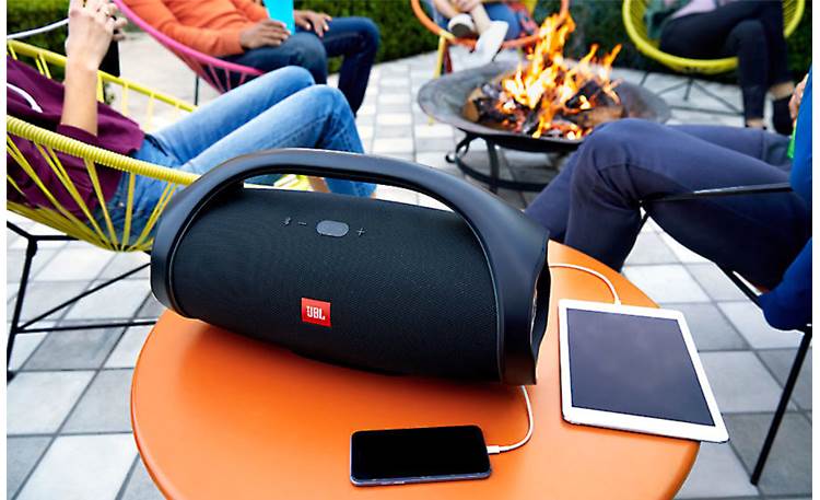 JBL Boombox Black - charge two devices simultaneously (smartphone and tablet not included)